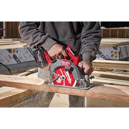 M18 FUEL™ 7-1/4” Circular Saw Kit